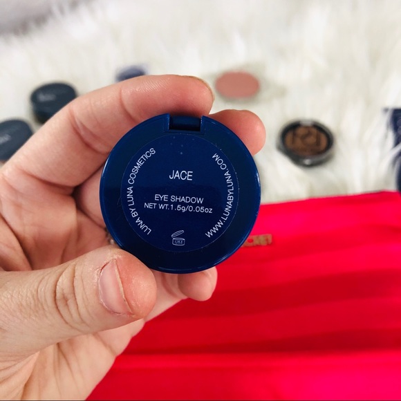 Makeup Sample Bundle - Picture 7 of 7